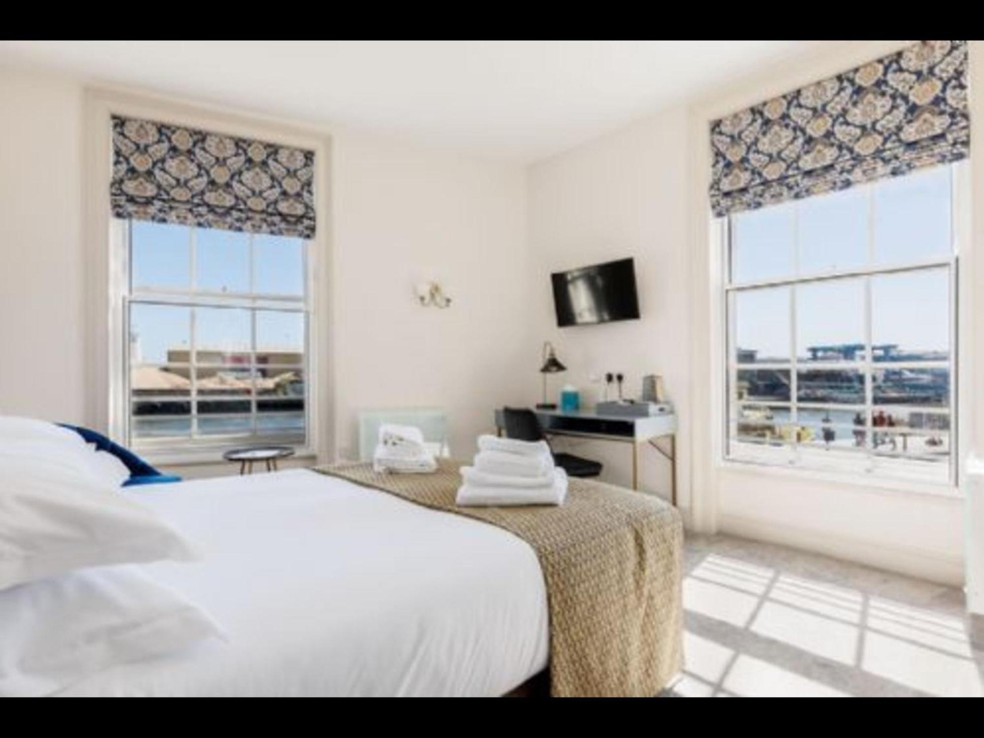 Custom House Poole - Overlord Room Buitenkant foto